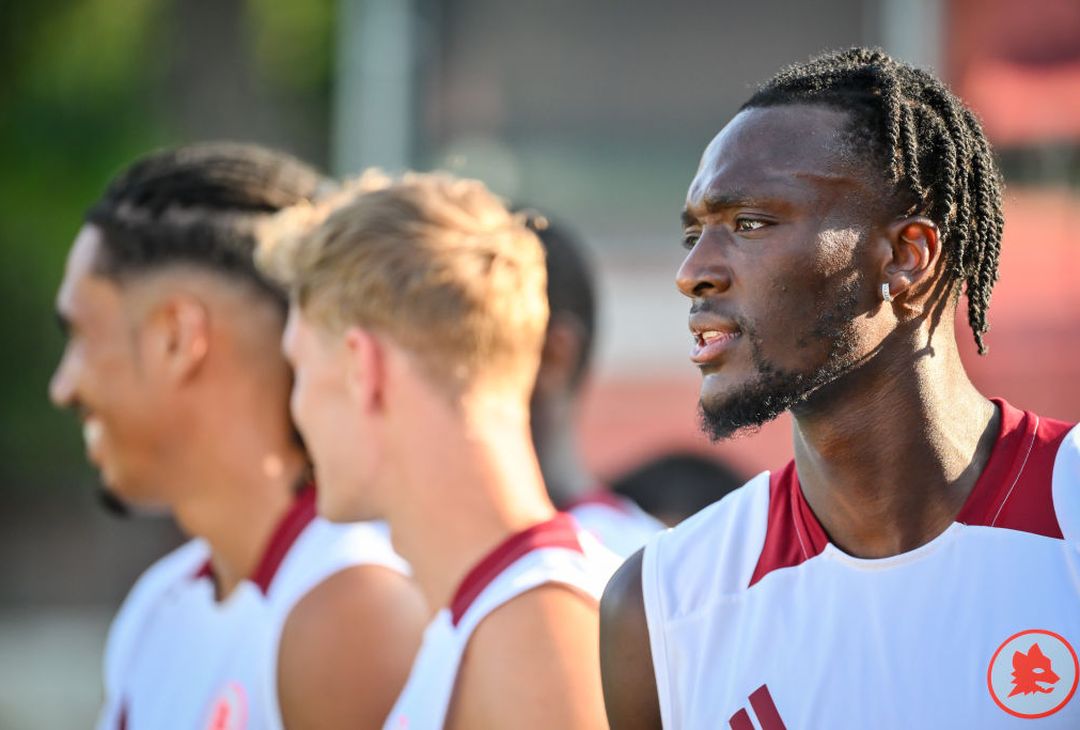 Trigoria, Dovbyk nel primo allenamento con i nuovi compagni – FOTO GALLERY - immagine 23