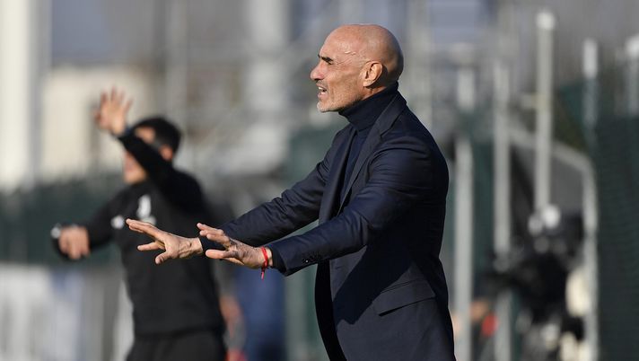 VINOVO, ITALY - DECEMBER 16: Juventus Under 19 head coach Paolo Montero during the Primavera 1 match between Juventus U19 and Bologna U19 at Juventus Center Vinovo on December 16, 2023 in Vinovo, Italy. (Photo by Filippo Alfero - Juventus FC/Juventus FC via Getty Images) Primavera, Montero pre Torino-Juventus: “Ci aspettiamo una battaglia nel derby” - immagine 1