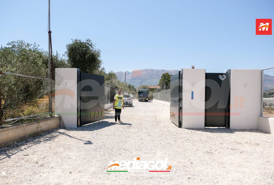 FOTO Bari-Palermo, i Rosanero in partenza dal centro sportivo di Torretta (GALLERY) - immagine 5