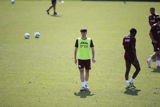 Primo allenamento del Torino Fc per la stagione 2025-2026. Stadio Filadelfia, Torino. Photo, Nderim Kaceli  Gabellini e Cacciamani, quando il ritiro è anche un premio per lo studio- immagine 3