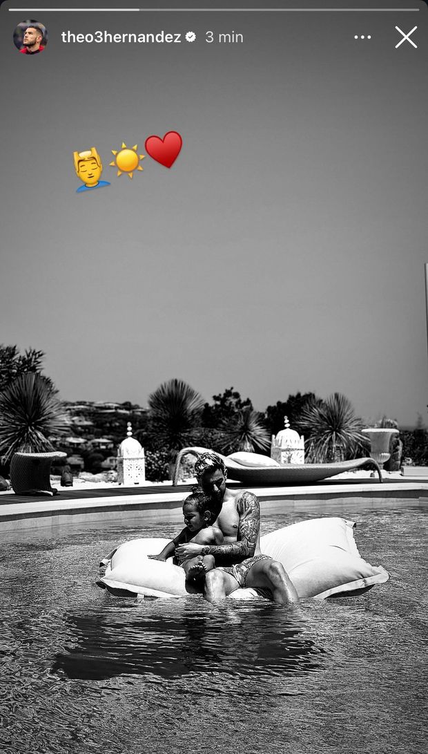 relax-in-acqua-per-theo-festa-per-calabria-con-gabbia-pobega-e-simic-milan-vacanza-social