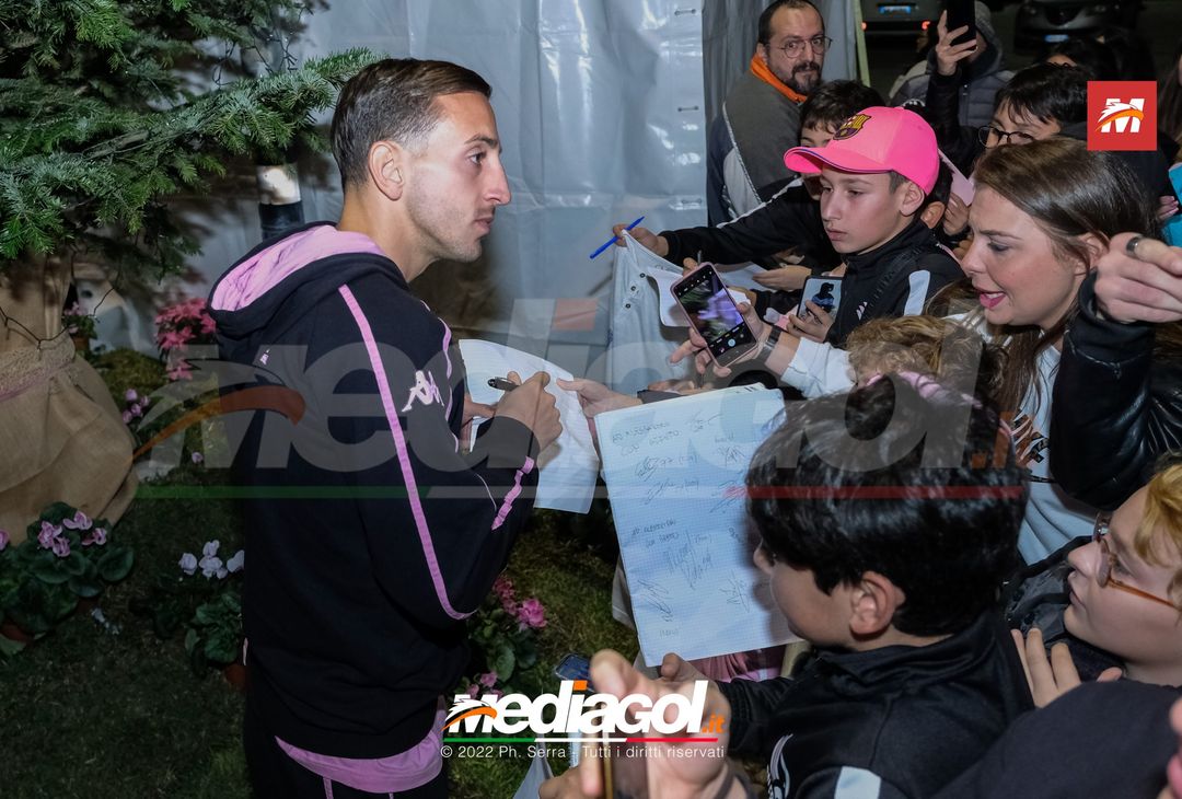 FOTO Palermo: Accardi, Saric e Gomes accendono l’albero al ‘Barbera’ (Gallery) - immagine 21