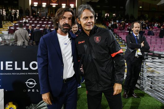 SALERNO, ITALY - OCTOBER 31: Andrea Pirlo Sampdoria head coach greets Filippo Inzaghi Salernitana head coach during the Coppa Italia match between Salernitana and Sampdoria at Stadio Arechi on October 31, 2023 in Salerno, Italy. (Photo by Francesco Pecoraro/Getty Images) La Sampdoria esonera Pirlo, il favorito per la panchina è un ex viola- immagine 2