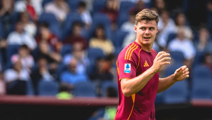 ROME, ITALY - SEPTEMBER 14: Evan Ferguson of AS Roma during the Serie A match between AS Roma and Torino FC at Stadio Olimpico on September 14, 2025 in Rome, Italy. (Photo by Fabio Rossi/AS Roma via Getty Images) Milan-Roma, Gasperini perde un titolare: infortunato Ferguson - immagine 1