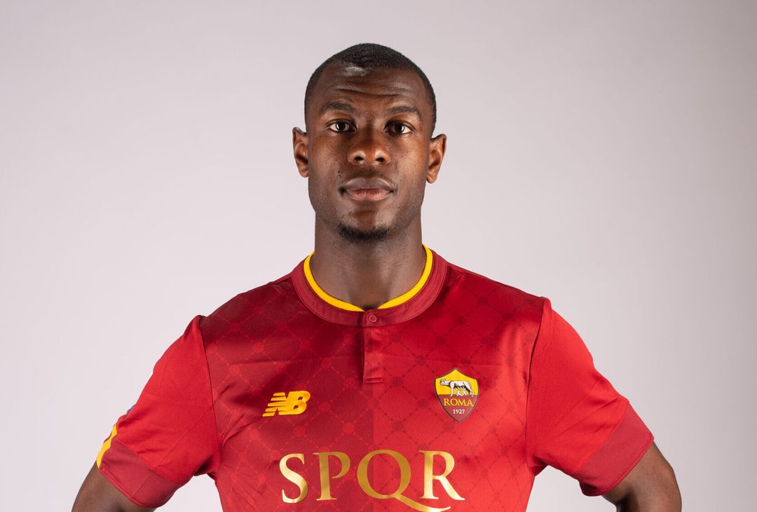 Roma, i primi scatti di Ndicka con la maglia giallorossa – FOTO GALLERY - immagine 14