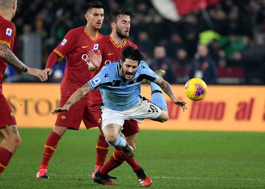 (Photo by Marco Rosi/Getty Images) Lazio, Luis Alberto: “Il calcio moderno ci annoia. Non ci sono più i giocatori di una volta”- immagine 2