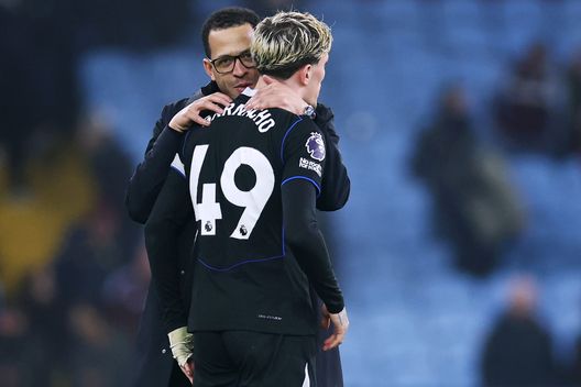 Rosenior e quel bigliettino a Garnacho: “La gente parlerà di me anche se respiro male”- immagine 2