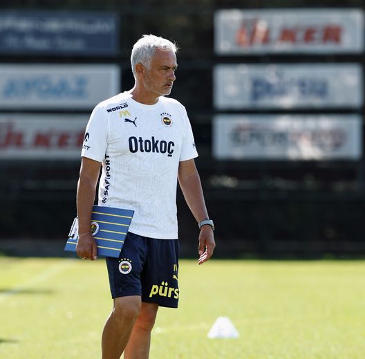 Mourinho scrive un'emozionante lettera aperta ai tifosi del Fenerbahçe