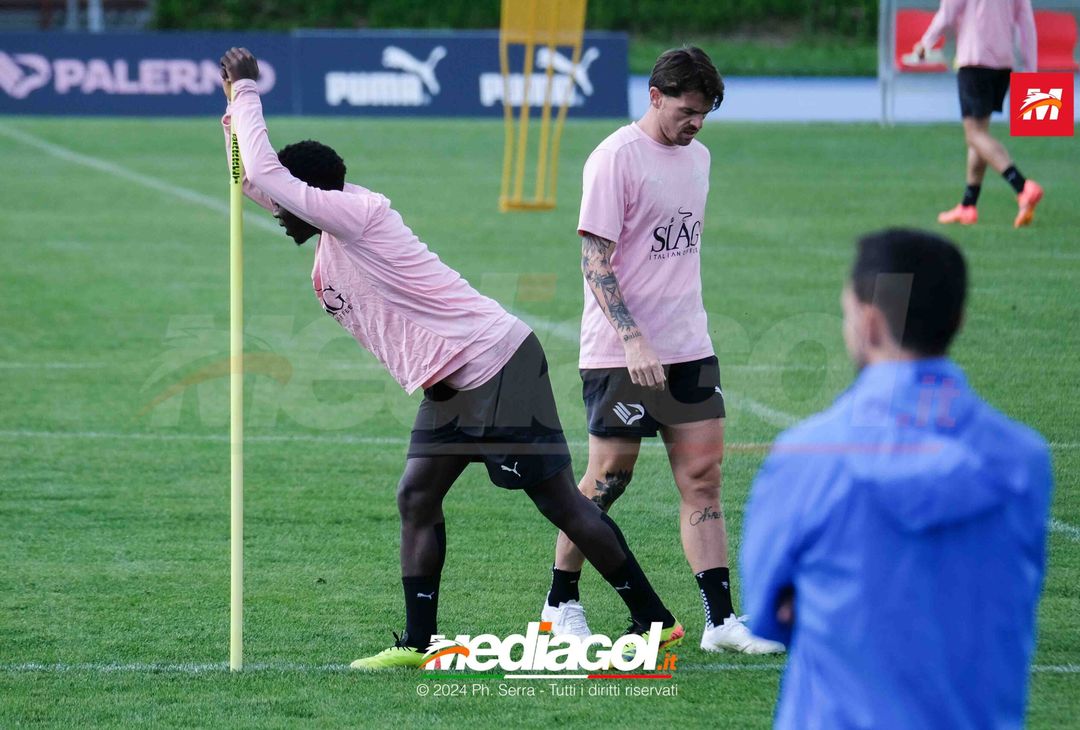 FOTO Ritiro Palermo, seduta mattutina ad Aquagranda (GALLERY) - immagine 4