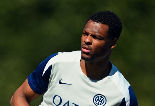 Dumfries, Calhanoglu e Thuram spingono l’Inter. Reazione del francese: “In allenamento…”- immagine 2