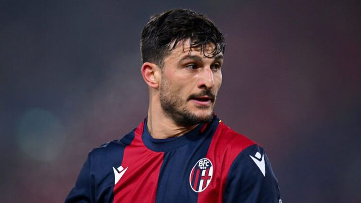BOLOGNA, ITALY - JANUARY 21: Riccardo Orsolini of Bologna looks on during the UEFA Champions League 2024/25 League Phase MD7 match between Bologna FC 1909 and Borussia Dortmund at Stadio Renato Dall'Ara on January 21, 2025 in Bologna, Italy. (Photo by Alessandro Sabattini/Getty Images) Ad Bologna: “Orsolini via a gennaio? Rispondo così! Erlic, Posch, Italiano e sul mercato…” - immagine 1