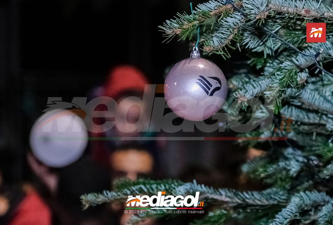 FOTO Palermo: Accardi, Saric e Gomes accendono l’albero al ‘Barbera’ (Gallery) - immagine 31