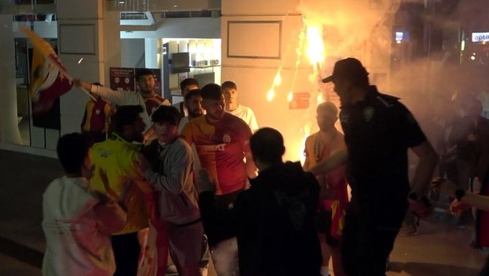 Il derby si gioca a Istanbul: ma i tumulti scoppiano in altre due città, tanto lavoro per la Polizia - immagine 1