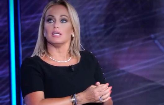 Sonia Bruganelli: “Io incapace di stare da sola. Voglio Bonolis vicino per tutta la vita” Sonia Bruganelli: “Io incapace di stare da sola. Voglio Bonolis vicino per tutta la vita” - immagine 1