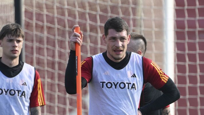 Roma, Belotti blocca la cessione al Como. Difesa: contatti avanzati con Hummels - immagine 1