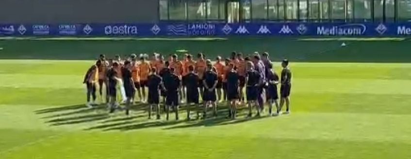 La Fiorentina esce dal campo tra gli applausi: fine del primo allenamento aperto - immagine 9