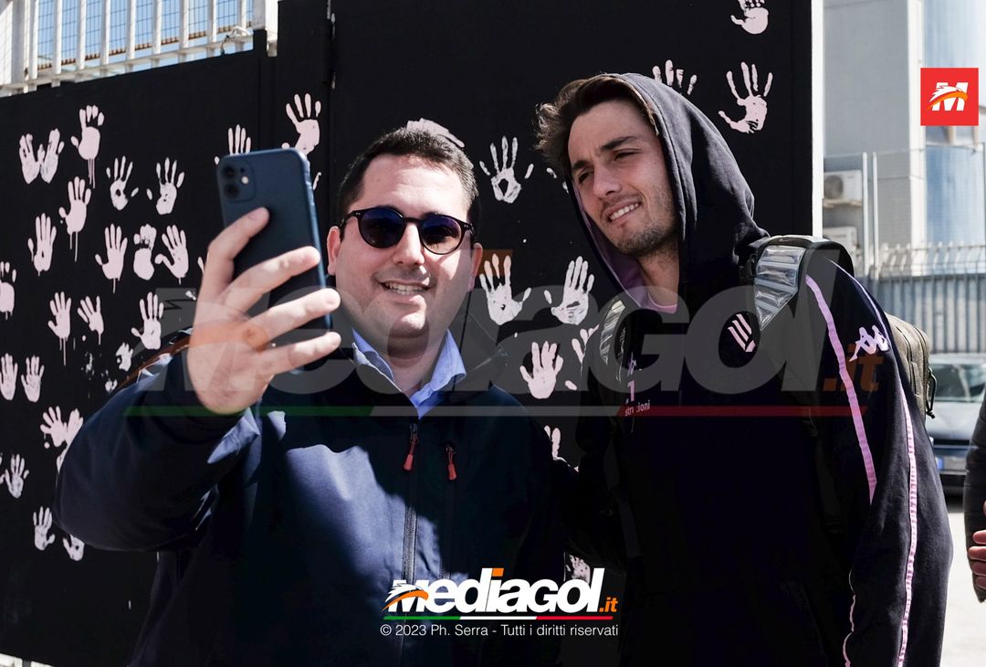 FOTO Cittadella-Palermo, la squadra in partenza dal “Renzo Barbera” (GALLERY) - immagine 14