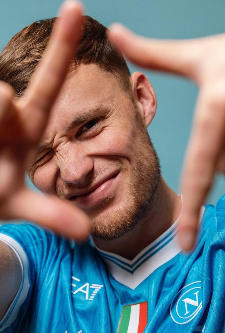 Beukema si veste d’azzurro: le prime foto con la maglia del Napoli – LA FOTOGALLERY - immagine 5