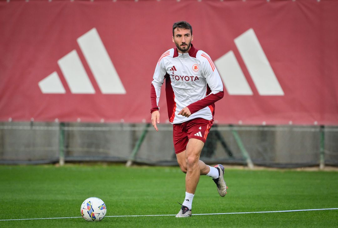 Trigoria, la rifinitura in vista della gara contro il Bologna – FOTO GALLERY - immagine 18