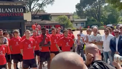 Video – Raduno Milan, la squadra ringrazia la Curva Sud | PM NEWS