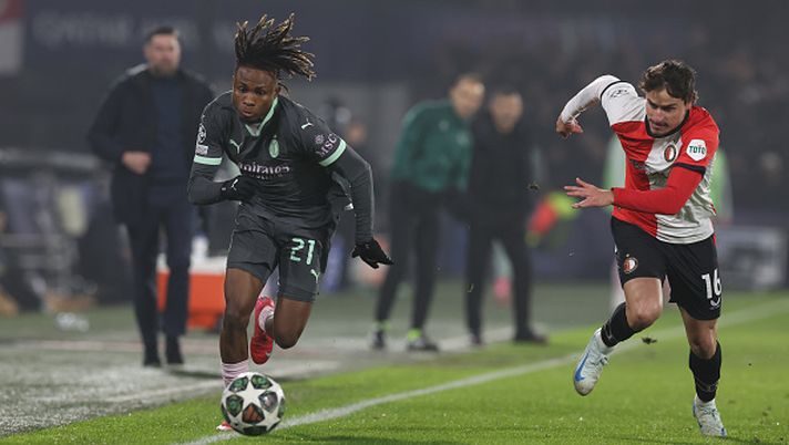 ROTTERDAM, NETHERLANDS - FEBRUARY 12: Samuel Chukwueze of AC Milan in action during the UEFA Champions League 2024/25 League Knockout Play-off first leg match between Feyenoord and AC Milan at on February 12, 2025 in Rotterdam, Netherlands. (Photo by Claudio Villa/AC Milan via Getty Images) Milan papere