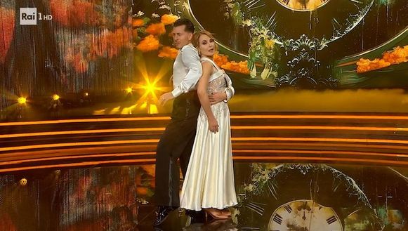 Auditel, la finalissima di Tu si que Vales batte ancora Ballando con le Stelle- immagine 2