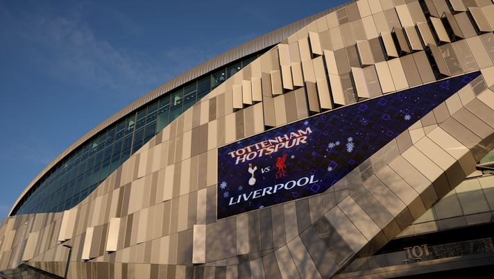 LONDON, ENGLAND - DECEMBER 20: A general view outside the stadium prior to the Premier League match between Tottenham Hotspur and Liverpool at Tottenham Hotspur Stadium on December 20, 2025 in London, England. (Photo by Alex Pantling/Getty Images) L’ultima di Paratici non finisce bene: il Liverpool vince con il Tottenham - immagine 1