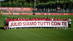 Roma, striscione a Trigoria per Julio Sergio. L’ex portiere: “Sempre insieme, grazie”