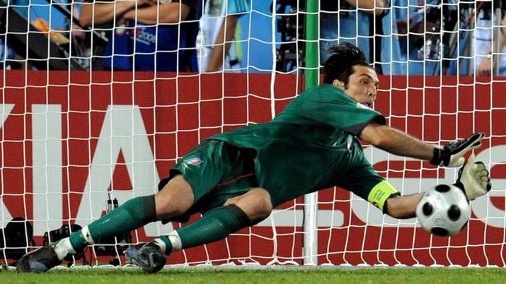 Nazionale – Rigori parati: Donnarumma fa il bis e si porta dietro a Buffon  Nazionale – Rigori parati: Donnarumma fa il bis e si porta dietro a Buffon - immagine 1