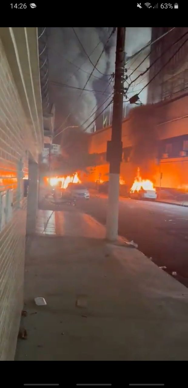 Vandalismo per la prima retrocessione del Santos: scontri e incendi allo stadio- immagine 2