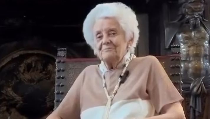 La baronessa Anna Bagatti Valsecchi tifa sempre Milan: “Rossonera fedelissima” La baronessa Anna Bagatti Valsecchi tifa sempre Milan: “Rossonera fedelissima” - immagine 1