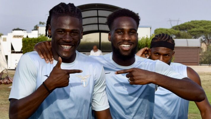 ROME, ITALY - AUGUST 16: SS Lazio new signing Boulaye Dia arrives on August 16, 2024 in Rome, Italy. (Photo by Marco Rosi - SS Lazio/Getty Images) UFFICIALE – Dia torna al fantacalcio, è un giocatore della Lazio: il comunicato - immagine 1