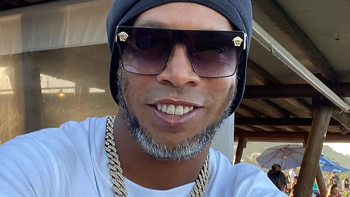 Ronaldinho raggiunge 75 mln di follower: “Non ci sono parole per ringraziarvi perché…” - immagine 1