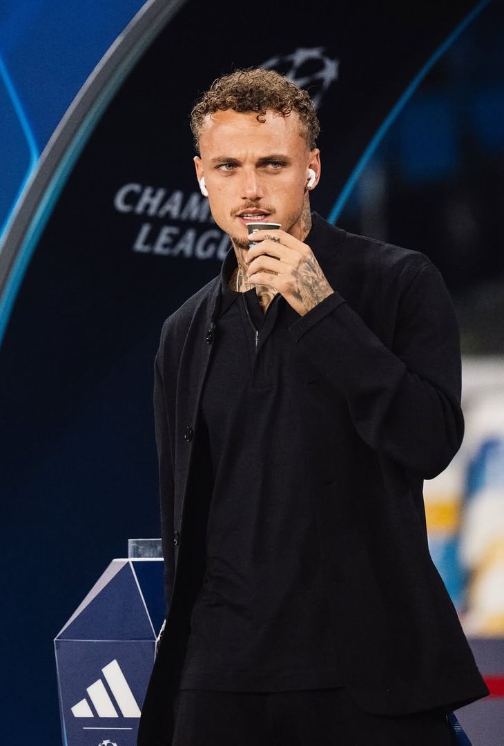 Gli azzurri sul campo del Maradona con tutto il loro stile per la notte di Champions - immagine 2