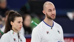 Milano-Cortina 2026, sugli spalti del curling spunta una sciarpa della Roma – FOTO
