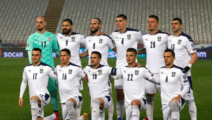 BELGRADE, SERBIA - NOVEMBER 12: The Serbia side line up for a team picture during the UEFA EURO 2020 Play-Off Final between Serbia and Scotland at Rajko Mitic Stadium on November 12, 2020 in Belgrade, Serbia. Football Stadiums around Europe remain empty due to the Coronavirus Pandemic as Government social distancing laws prohibit fans inside venues resulting in fixtures being played behind closed doors. (Photo by Srdjan Stevanovic/Getty Images) Serbia-Scozia 5-6 d.c.r.: 120 minuti e una grande delusione per Lukic - immagine 1