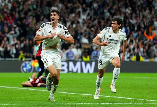 L'esultanza di Jacobo per il gol che tiene aperta La Liga. (Foto di Angel Martinez/Getty Images) I tifosi del Barcellona rimandano la festa: alcuni di loro erano già in piazza- immagine 2
