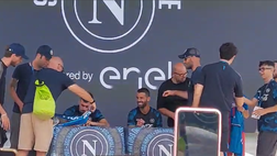 Folla di tifosi per gli autografi: stavolta è il turno di Gaetano e Spinazzola