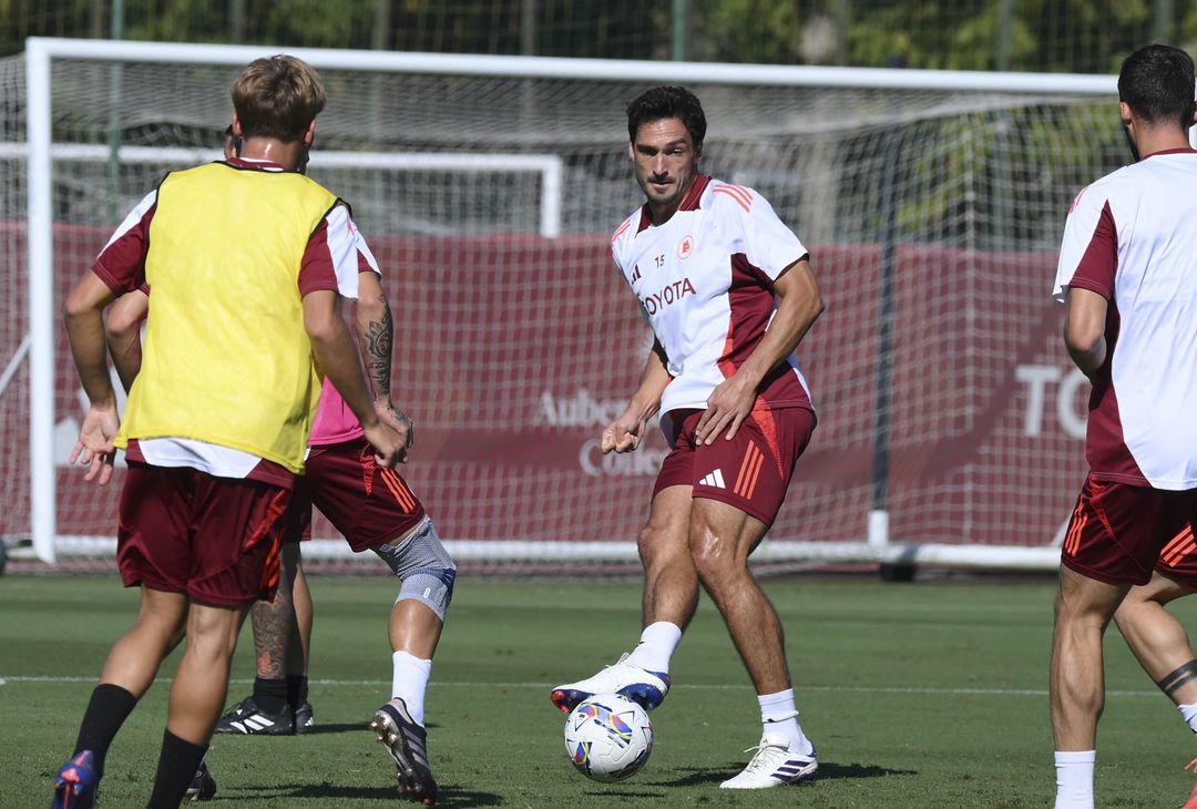 Trigoria, si lavora in vista dell’Inter: c’è Le Fée. Out Dybala – FOTO GALLERY - immagine 8