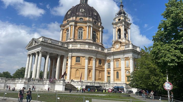 Le U11 di West Ham e Nottingham Forest rendono omaggio al Grande Torino - immagine 1