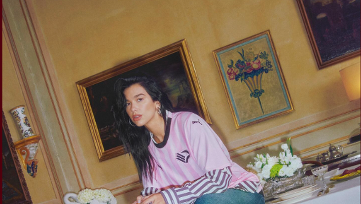 Dua Lipa fa sognare Palermo e i palermitani: la foto in rosanero fa il giro del mondo - immagine 1
