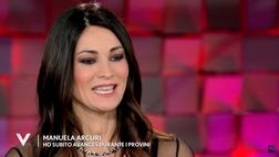 Manuela Arcuri: “Un regista mi chiese di fargli vedere il seno durante un provino”