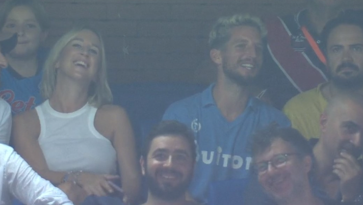 FOTO Mertens torna a Napoli, il buongiorno social della moglie - immagine 1