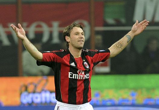 Milano, Italia - 12 febbraio 2011: Antonio Cassano esulta dopo aver segnato contro il Parma. (Foto di Dino Panato/Getty Images)