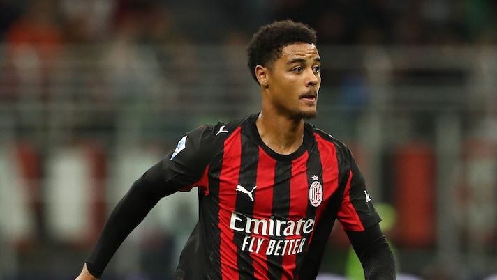 MILAN, ITALY - OCTOBER 24: Koni De Winter of AC Milan in action during the Serie A match between AC Milan and Pisa SC at Giuseppe Meazza Stadium on October 24, 2025 in Milan, Italy. (Photo by Marco Luzzani/Getty Images) Milan, dalla gestione di Pulisic a De Winter, Ricci, Estupinan e Nkunku: le ultime sulla formazione - immagine 1