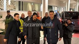 Roma, Malen è atterrato a Ciampino: arriva in prestito con obbligo di riscatto