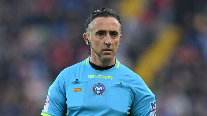 UDINE, ITALY - NOVEMBER 12:Referee Gianluca Aureliano looks on during the Serie A TIM match between Udinese Calcio and Atalanta BC at Dacia Arena on November 12, 2023 in Udine, Italy. (Photo by Alessandro Sabattini/Getty Images) Toro, i precedenti con Aureliano: bilancio positivo, ultima volta a Lecce - immagine 1