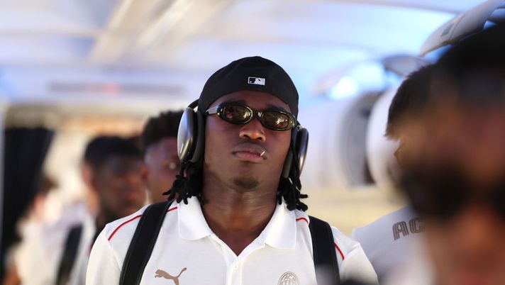 Leao shock su X: risponde a di Di Canio con la foto del suo saluto romano al derby - immagine 1