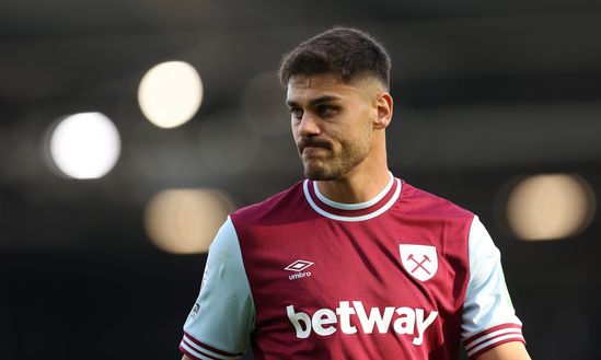Konstantinos Mavropanos in maglia West Ham. (Photo by Julian Finney/Getty Images) West Ham-Tottenham, sfida tra deluse: Hammers e Spurs, una stagione fallimentare- immagine 2