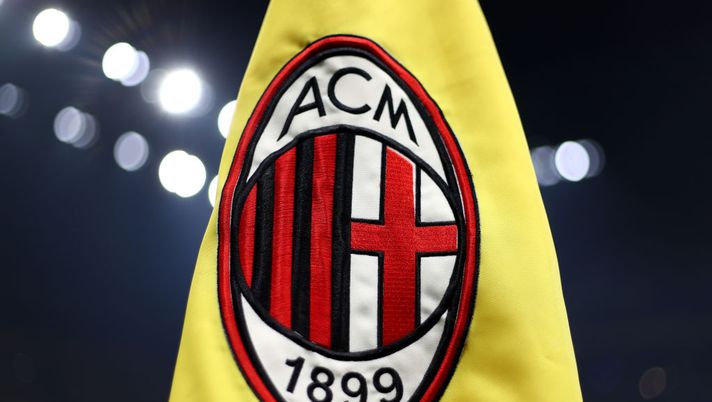 MILAN, ITALY - DECEMBER 03:  A detailed view of a corner flag inside the stadium prior to the Coppa Italia match between AC Milan and Sassuolo at Stadio Giuseppe Meazza on December 03, 2024 in Milan, Italy. (Photo by Marco Luzzani/Getty Images)  milan-fiorentina-san-siro-curiosita-statistiche-dati-opta
